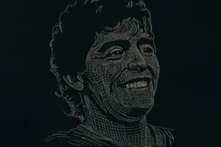 "El Diego" (2005), retrato realizado por el grupo Mondongo con cadenas de oro, se vendió en una subasta solidaria impulsada por Maradona en el Malba y transmitida en el programa de TV "La noche del 10"