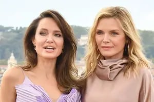 Pfeiffer y Jolie: chicanas, piropos y confesiones de dos mujeres fuertes
