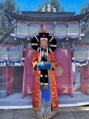 Carolina, con un traje tradicional de Mongolia.