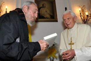 28 de marzo de 2012, muestra al Papa Benedicto XVI con el líder cubano Fidel Castro durante una reunión en La Habana