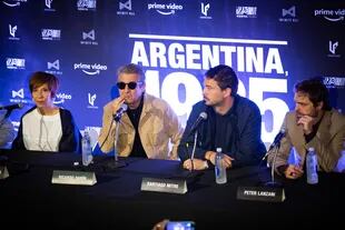 Alejandra Flechner, Darín, Mitre y Lanzani, en la presentación de la película en Buenos Aires