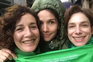 Valeria Lorca, Natalia Oreiro y Verónica Pelaccini se sumaron a la marcha