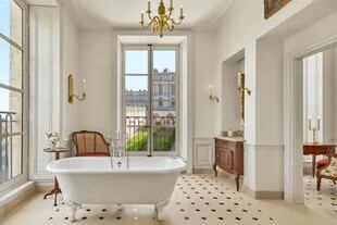 El baño en una de las habitaciones de Le Grand Contrôl.