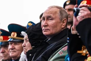 Putin volvió a justificar el ataque a Ucrania, pero evitó pronunciar una palabra clave en su esperado discurso