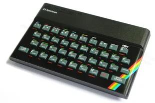 La ZX Spectrum de Sinclair, que sirvio de base para los modelos fabricados por Czerweny Electrónica en la Argentina