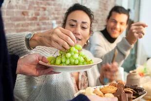 Comer 12 uvas es una antigua tradición de Nochevieja que proviene de España 