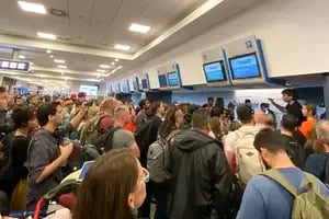 Tras el paro de maleteros, las demoras siguen en los vuelos de Aeroparque