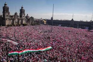 Masiva movilización opositora contra la reforma electoral de López Obrador