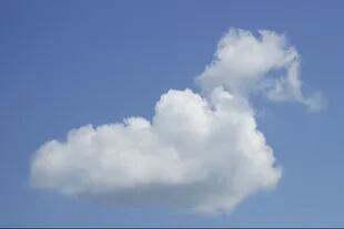 Una de las nubes intervenidas del proyecto Con la cabeza en las nubes, de Pequeño Editor