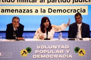 Cristina Kirchner aseguró que desde Estados Unidos buscan proscribirla