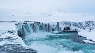 La cascada de Godafoss, a unos 145 kilómetros del Círculo Polar Ártico. 