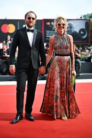 El actor canadiense Joshua Close y su esposa, Alex McKenna 
