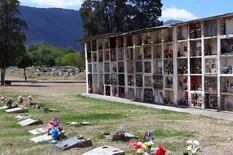 La municipalidad de Salta dispuso que se caven fosas comunes en el cementerio
