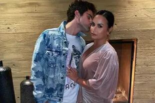Demi Lovato y su ex novio el actor Max Ehrich