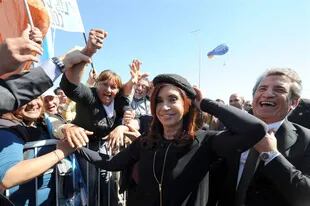 Durante su presidencia, Cristina Kirchner compartió distintos actos con Sergio Urribarri, como la inauguración de un tramo de la ruta 14 en 2015.