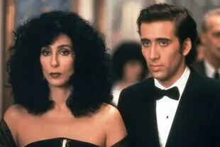 Cher y Nicolas Cage en Hechizo de luna, uno de los títulos de MGM adquiridos por Amazon