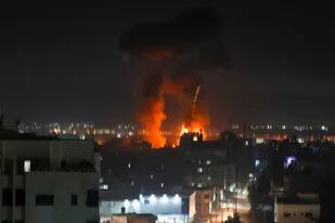 Israel vuelve a responder con ataques a Gaza por el lanzamiento de globos incendiarios