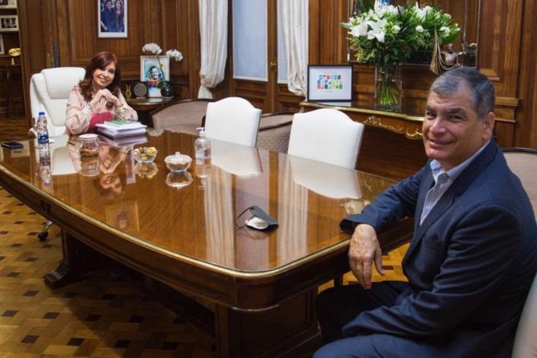Cristina Kirchner y Rafael Correa, en el Senado