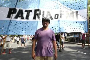 Fernando Esteche en la manifestación en los alrededores del Congreso Nacional contra el acuerdo con el FMI