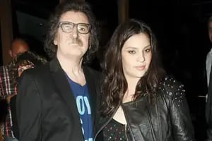 Afirman que Mecha Iñigo, la novia de Charly García, mantiene una relación con Roberto Pettinato