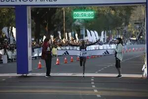 Roncer Konga Kipkorir se impuso en la Media Maratón Buenos Aires 2023