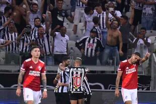En Brasil, Atlético Mineiro sentenció la serie ante River 3 a 0 y pasó a semifinales
