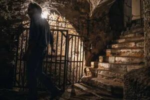 Biblias en el buzón y sesiones de espiritismo: el aterrador castillo que horroriza a Francia