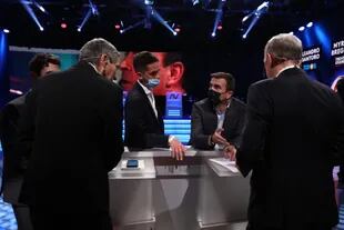 Los candidatos durante el debate porteño