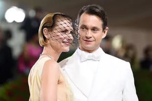 Claire Danes and Hugh Dancy, another famous couple at the 2022 MET Gala
