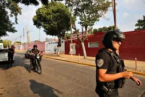 Detuvieron a cuatro barrabravas de facciones enfrentadas de Los Andes por el tiroteo frente a un colegio
