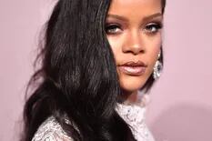 A cuánto asciende la fortuna de Rihanna, gracias a sus negocios por fuera de la música