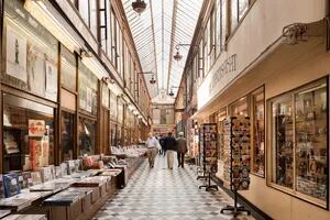 Los pasajes cubiertos de París conservan el encanto de su antigua arquitectura