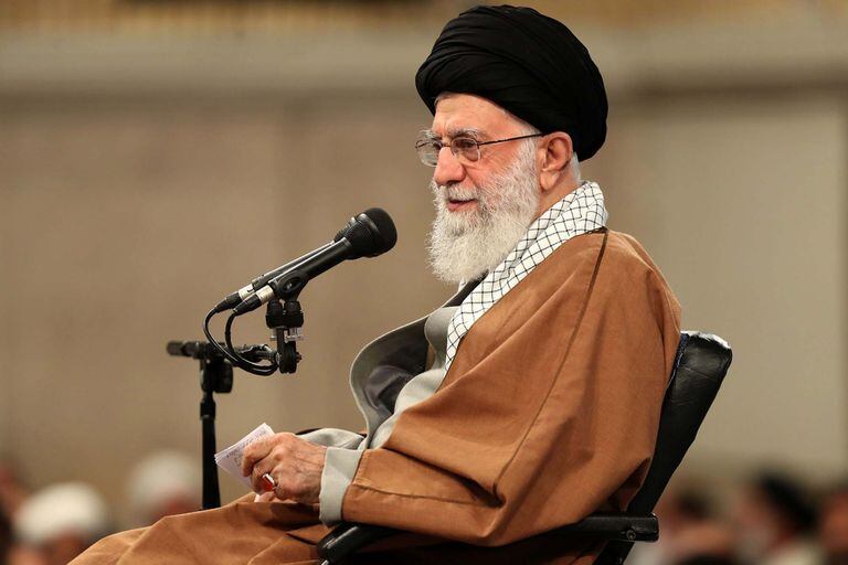 El ayatollah Ali Khamenei prometió venganza