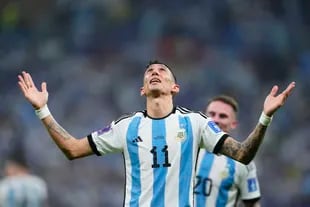 Di María llora tras convertir el segundo gol para Argentina