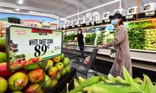 Los alimentos registran aumentos mes a mes en Estados Unidos. (Photo by Frederic J. BROWN / AFP)