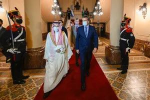 Sin dólares, el Gobierno se ilusiona con un financiamiento de un fondo ruso-saudí