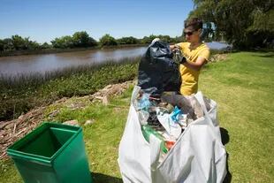 San Isidro: voluntarios recolectaron tres toneladas de basura de la costa del río