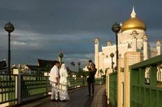 Sharia: el sultán de Brunei abraza la ley islámica e indigna al mundo