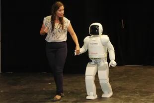 Asimo, el humanoide desarrollado por Honda. Mediante un concurso, el Pentágono busca promover un robot que sea capaz de realizar tareas de rescate en zonas de desastre