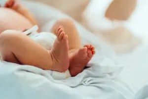 Nacieron las primeras bebés por fertilización asistida realizada con robots