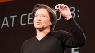 Lisa Su, CEO de AMD, durante la presentación de la nueva línea de procesadores Ryzen Mobile en el CES 2018 de Las Vegas