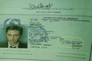 El pasaporte de Neo y el 11 de septiembre de 2001