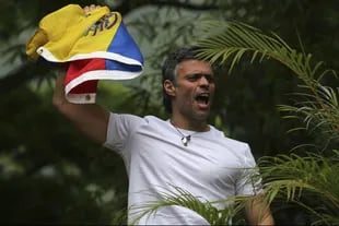 Leopoldo López, cuando fue trasladado a prisión domiciliaria, en 2017