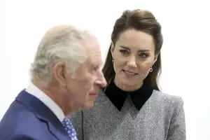 El rey Carlos III reaparece por primera vez tras la revelación de cáncer de Kate Middleton