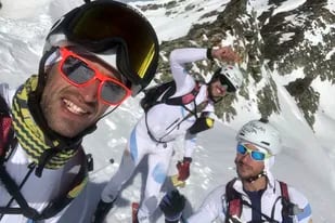 Tomás Aguiló, con sus amigos Peter Treichel y Pablo Finster, en las montañas suizas