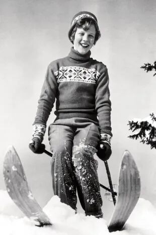 A los 14 años, esquiando durante unas vacaciones familiares en Noruega. Margarita mantuvo la costumbre de ir a esquiar al país vecino durante muchos años.