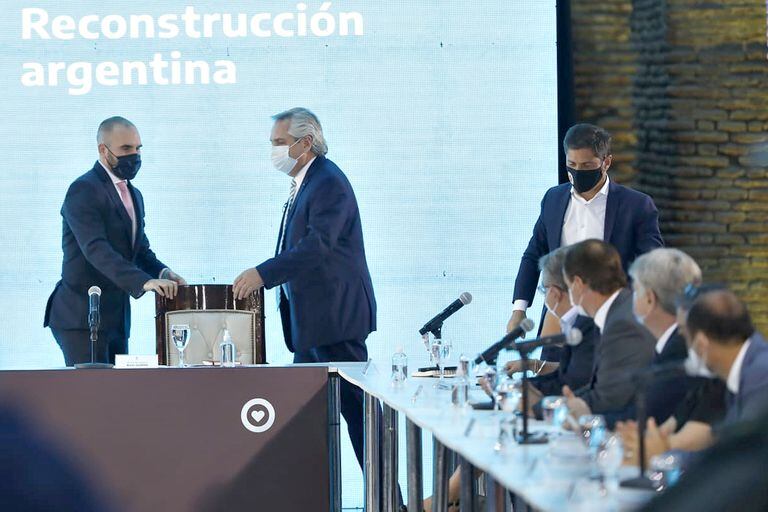 Guzmán reveló ante los gobernadores cuál es el punto de desacuerdo con el FMI