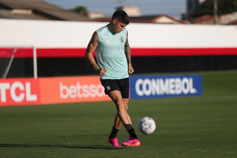 Joaquín Correa, en un entrenamiento con  la selección