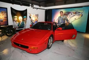 Gómez y la Ferrari F355. En una época que necesitaba el dinero se la vendió un amigo, y la recompró años después