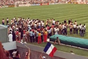 El show del jeque se dio el 21 de junio de 1982 en el estadio de Alicante, durante el Mundial de España